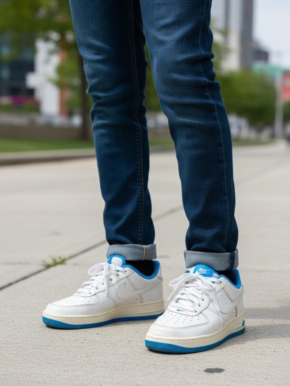 Nike Air Force 1 Low Top Sneakers White/Blue Leather Trainers size 1Y (A3)